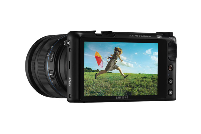 Samsung SMART NX2000, компактная фотокамера, фотокамеры Samsung 