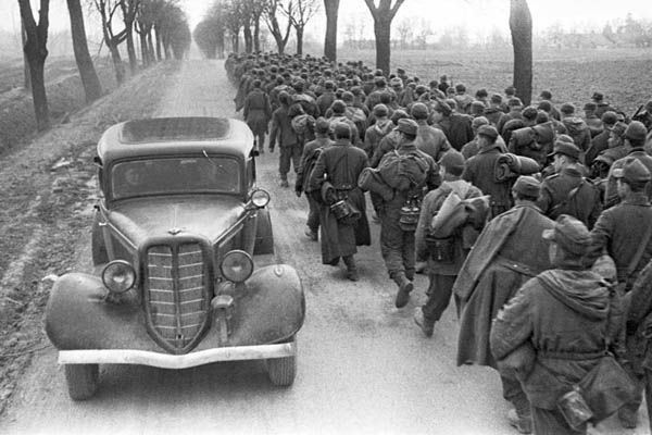 Марк Марков-Гринберг: Отвоевались. Пленные под Бобруйском. 1944
