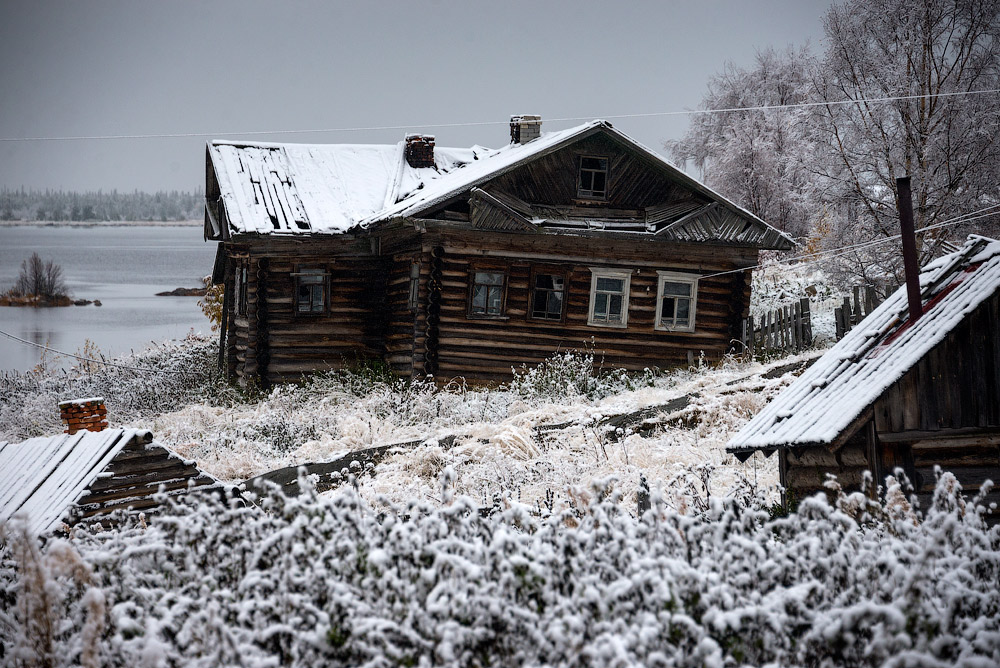 Снег в деревне фото