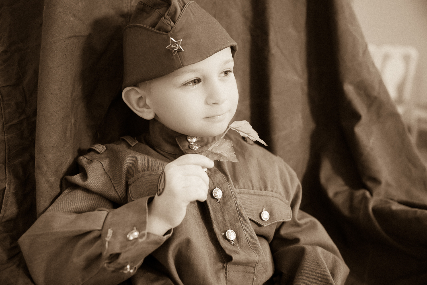 Младенец в военной форме
