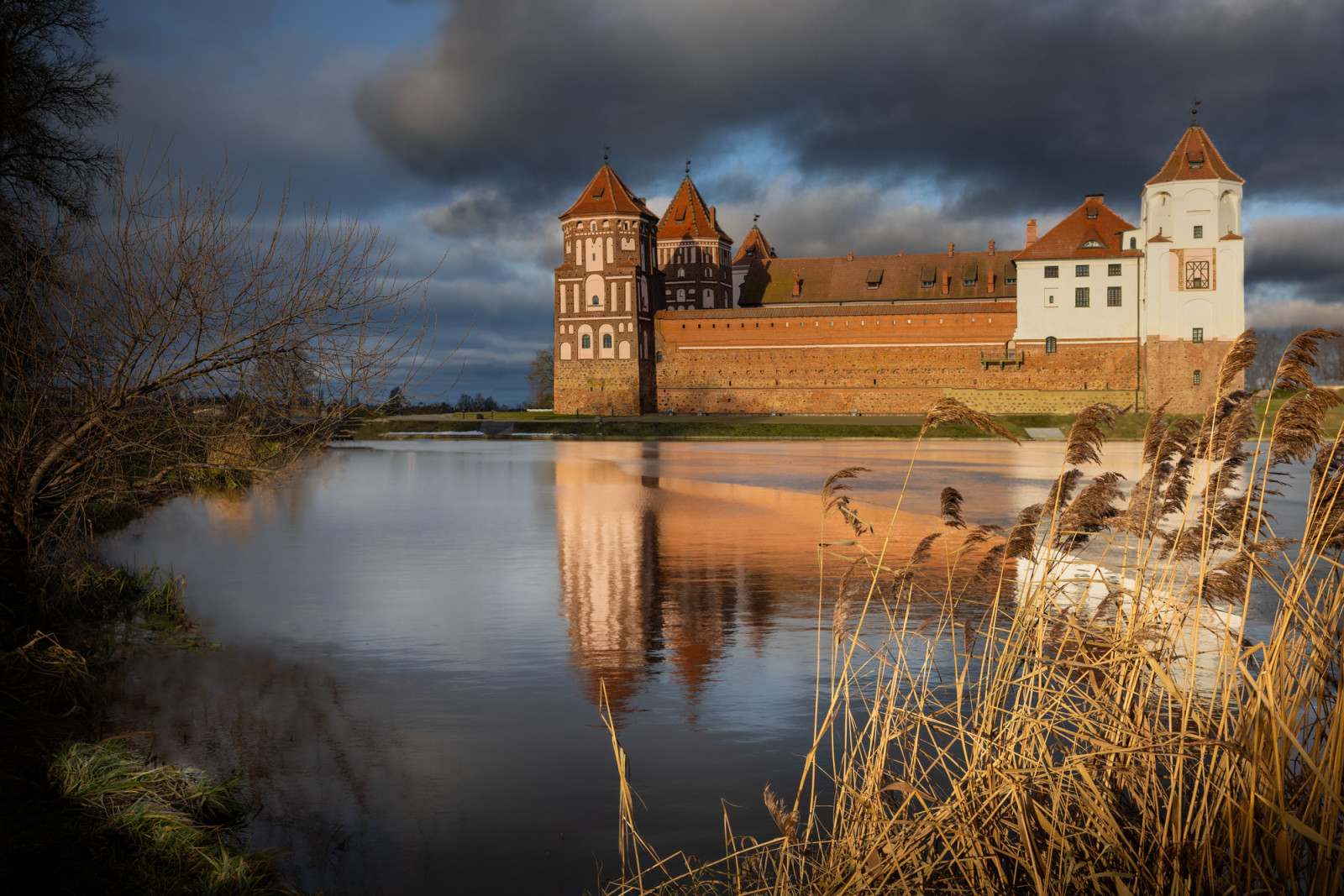 Юрий Руднев — Мирский замок. — Российское фото